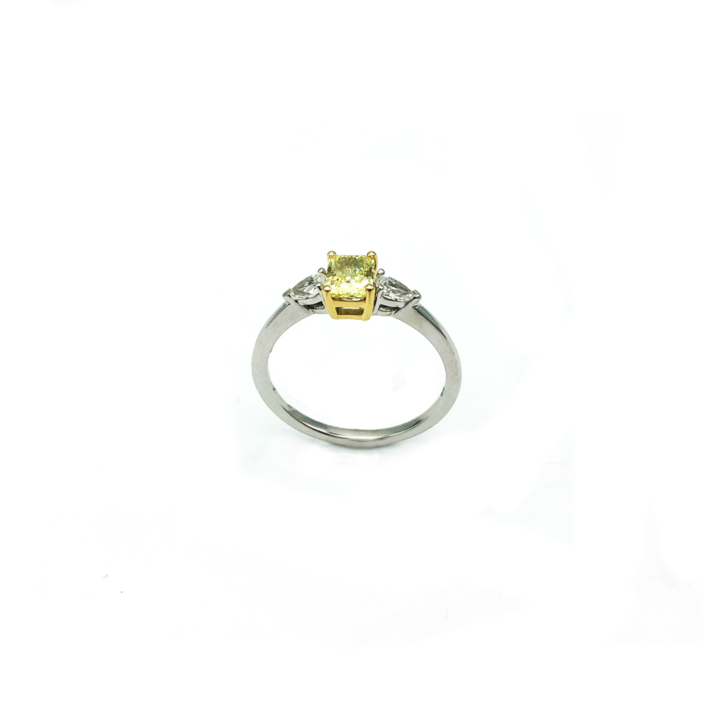 Anello Con Diamante Fancy Color