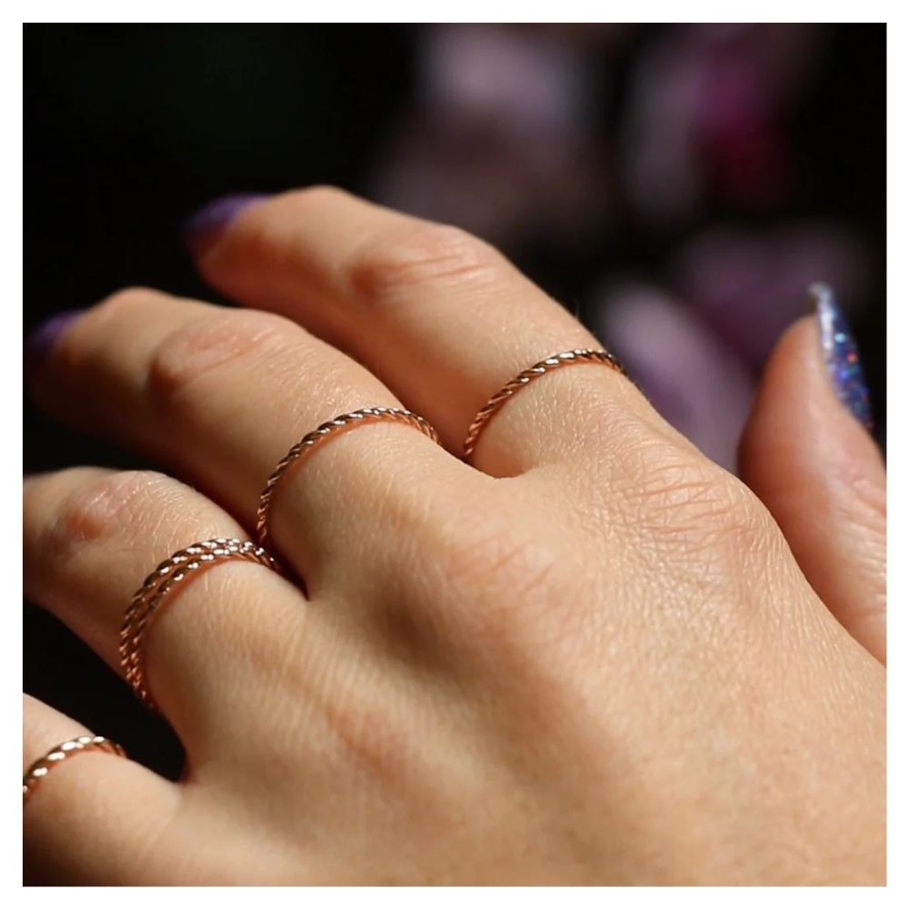 Anello Filo D'amore Intreccio Spesso